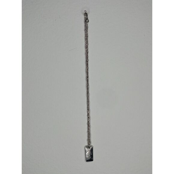 Minimalist Silver Pendant Necklace with Unique Etched Design - Picture 1 of 2